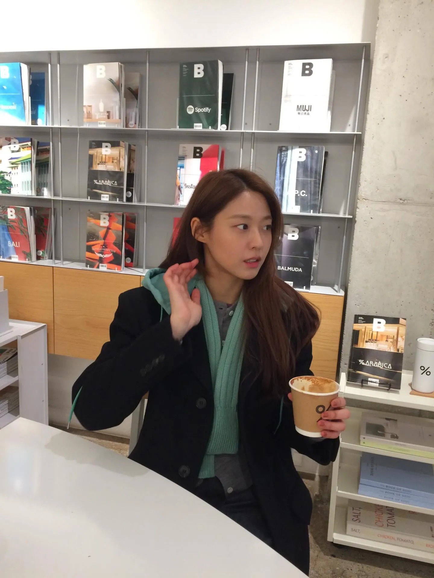 설현 여전히 이쁘다5