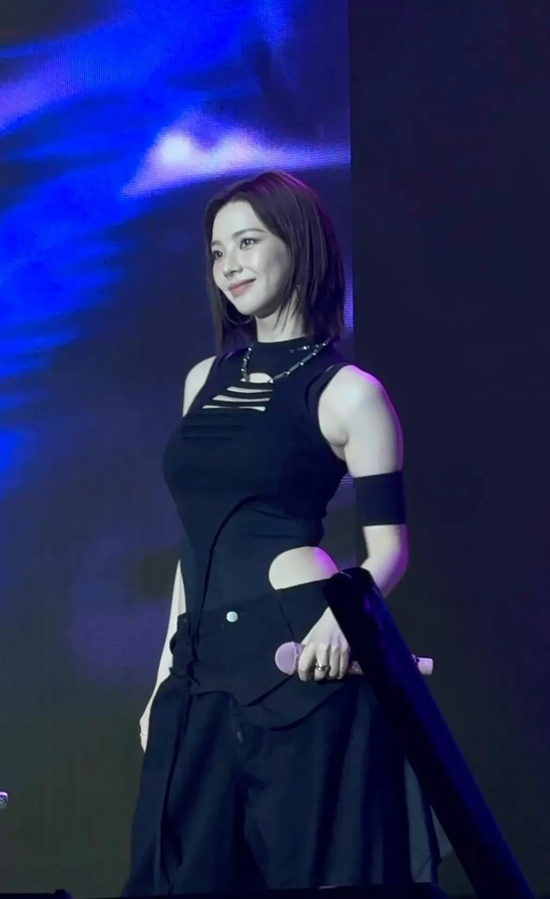 언니들 카리나 단발은 어때요?3