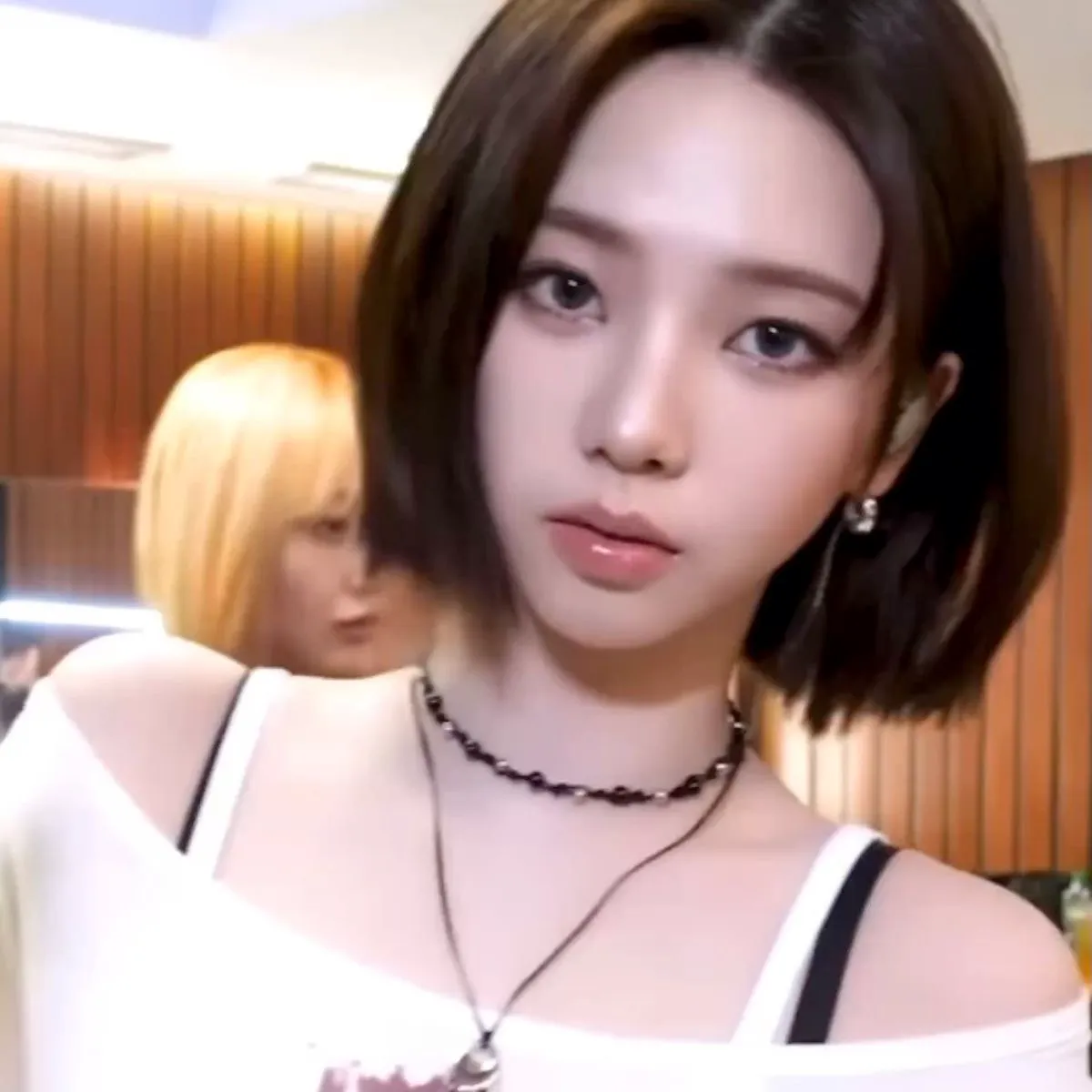 언니들 카리나 단발은 어때요?5