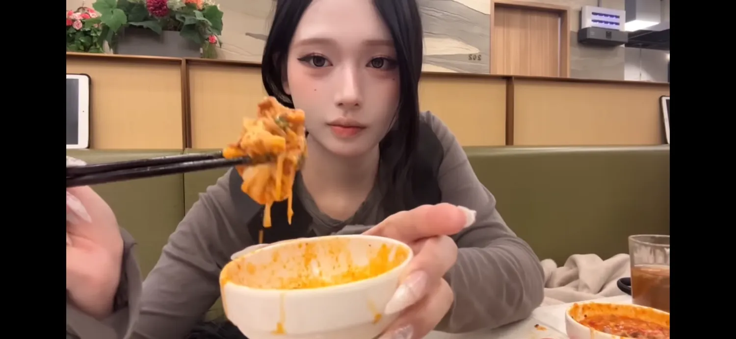 이분 남잔데 여자보다 예쁨