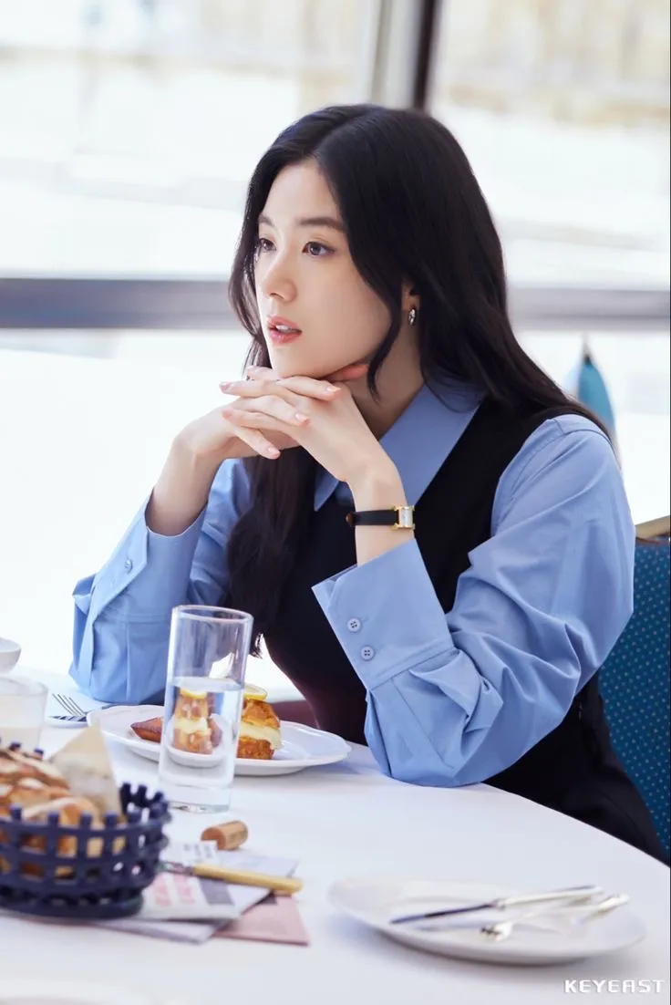 뭔가 이렇게 생긴상은16