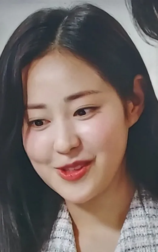 신슬기 입술 턱 비대칭2