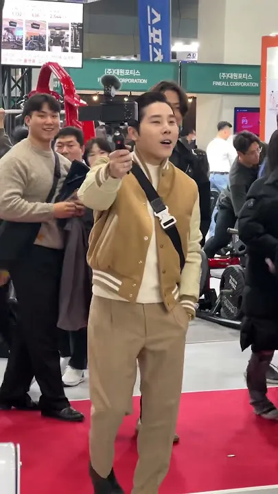 살다살다 이런 비율은 처음보네