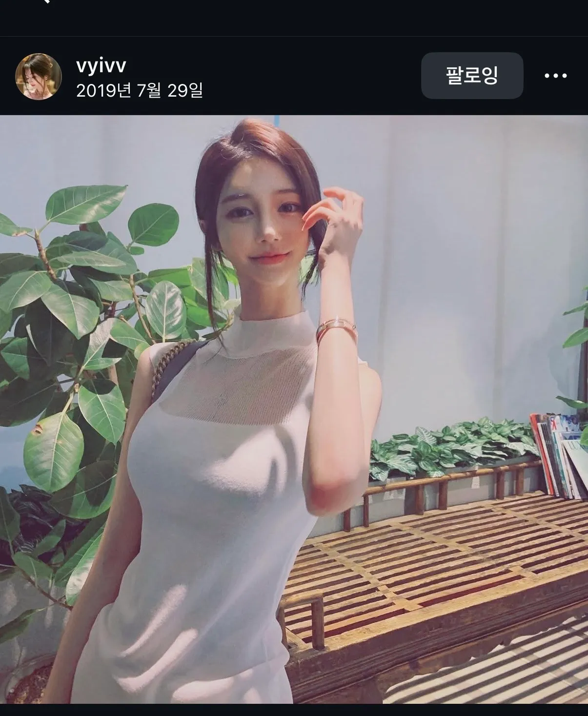얼굴이 어떻게 이렇게 작으시지