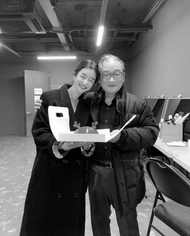 머갈통 진짜 연예인중에 젤작은듯