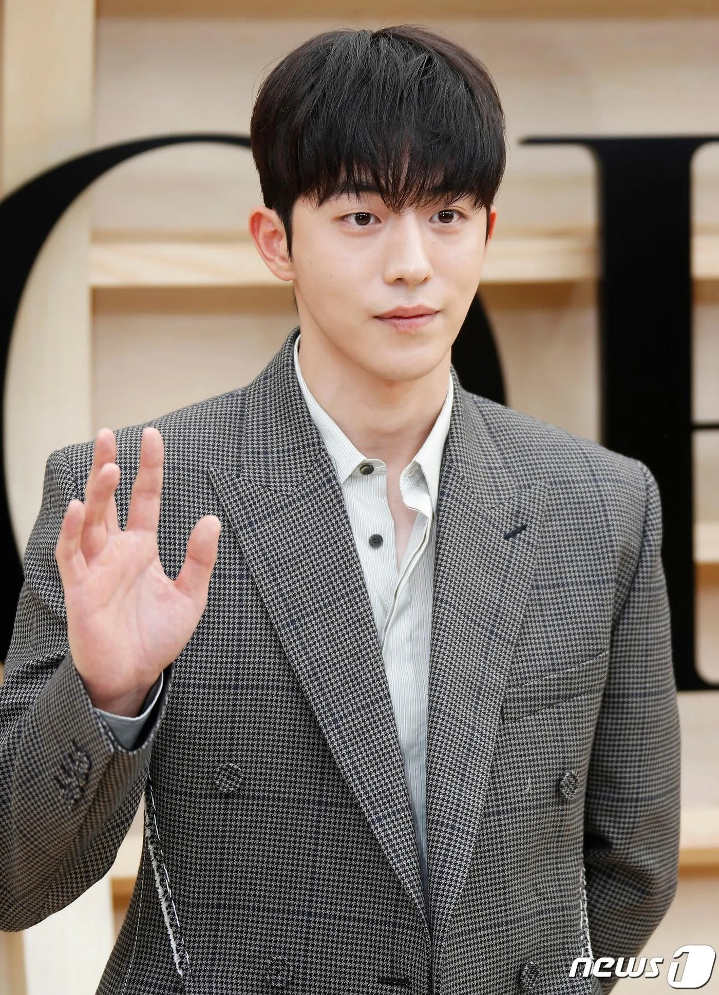 시발 생긴거 여름폭염처럼덥게생긴새끼들 개혐오 댓글