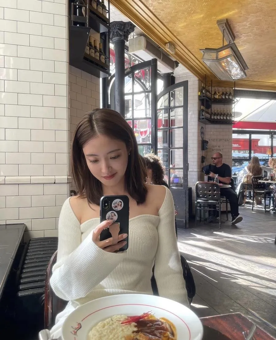 이 옷 나두 있는데