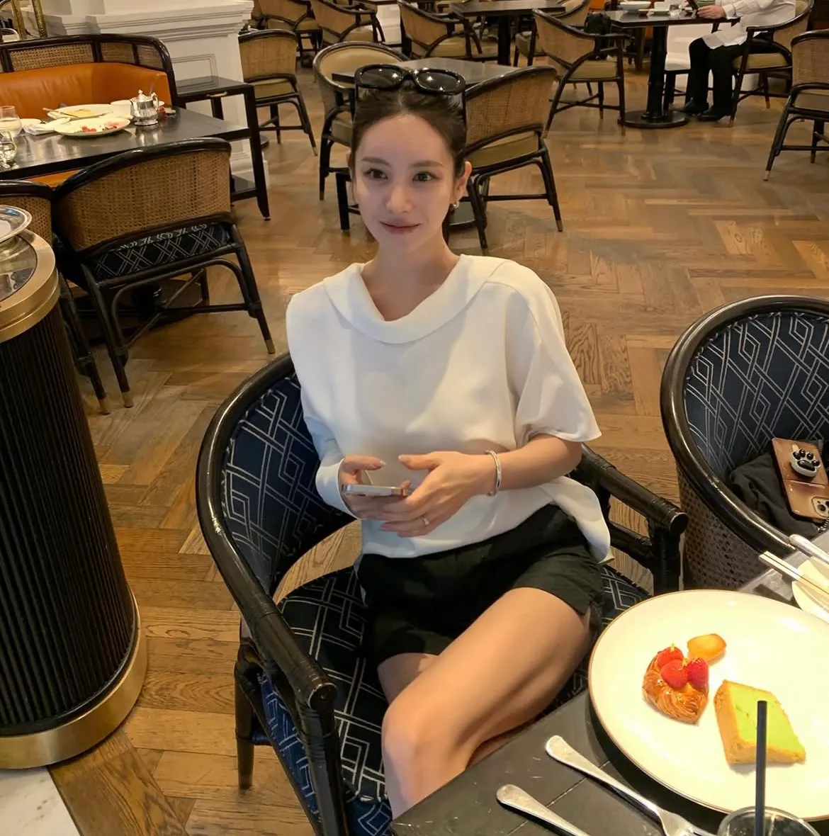이런 얼굴형 개부러운데