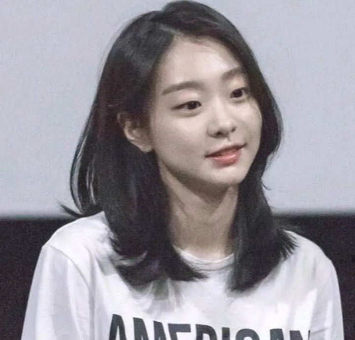 김다미는 이때는 예뻤던거같은데