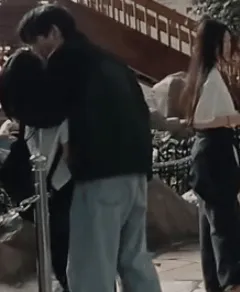 놀이공원이나 지하철 스킨쉽진한 커플 특10