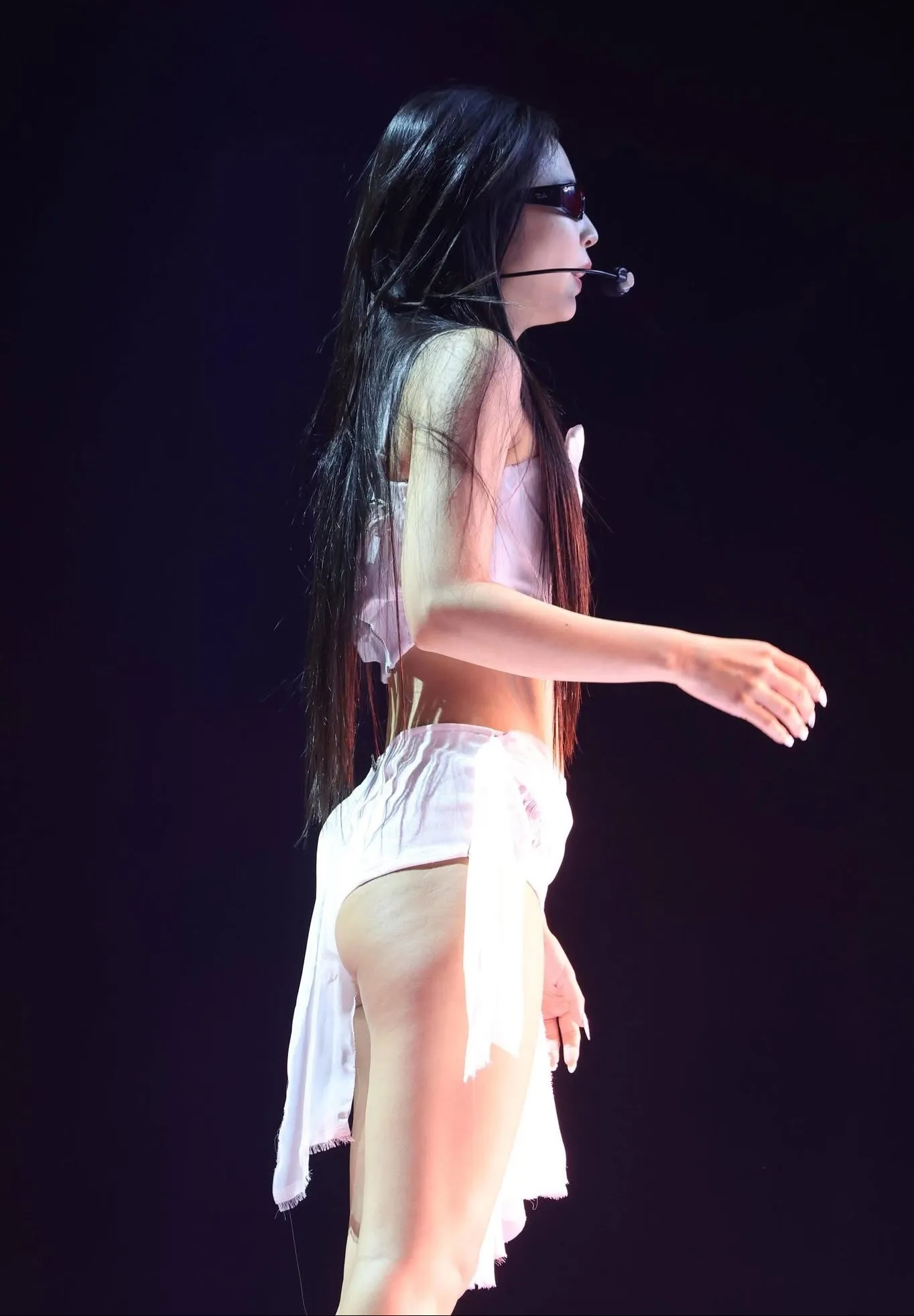 제니 좋아하는데 엉덩이는 ㅂㄹ죠?