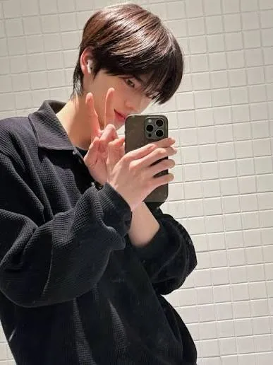 신유랑 건호 날개로 앉히고싶어요
