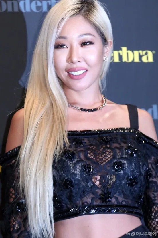제시 한번도 이쁘다는 생각 해본적없는데
