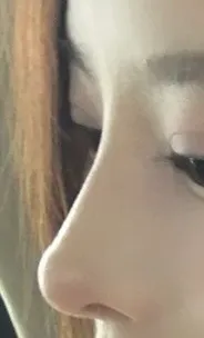 이랗게 미간쪽 콧대 높으면
