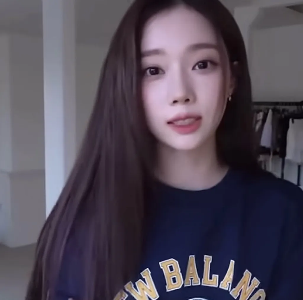 윈터 일케보니까 얄쌍한 원희 느낌나넨요 댓글