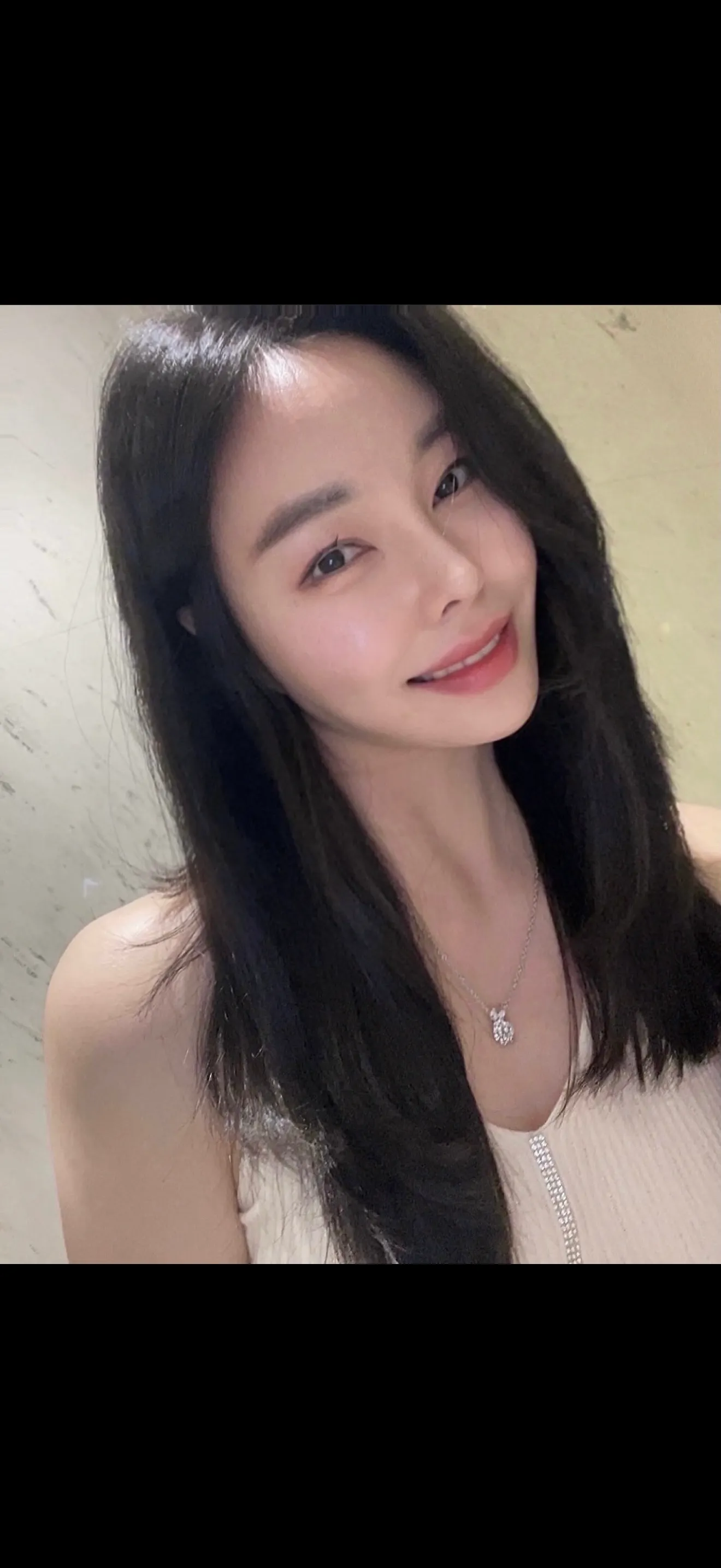 이 사람 몇살처럼 보여요