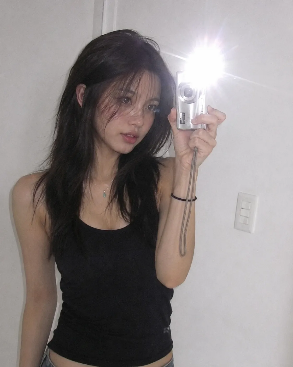 거울셀카 프롬포트,, 댓글