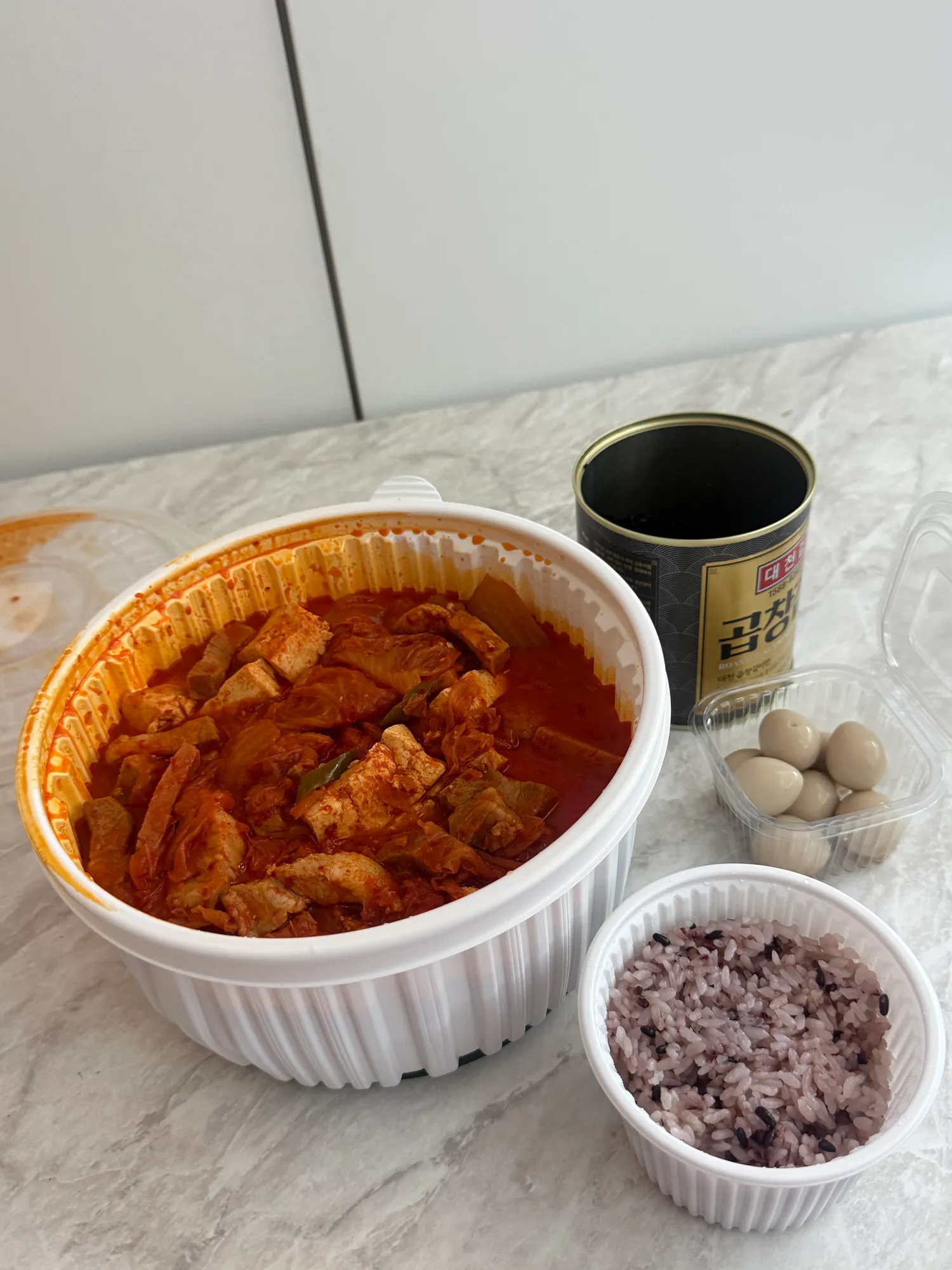 육비 vs 김치찜 댓글