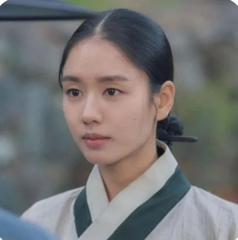 안은진 얼굴은2