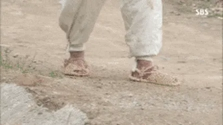 집에 갈때 이런 표정으로 가는 언니들 있나요 댓글 2