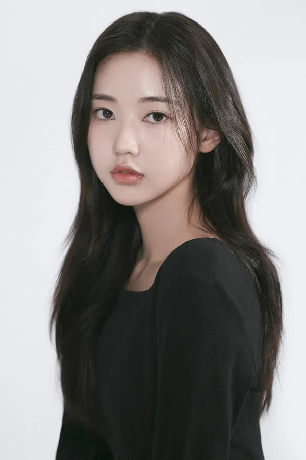 예쁜데 평범한 느낌인 얼굴은 이유가 멀까요? (사진 OOO)