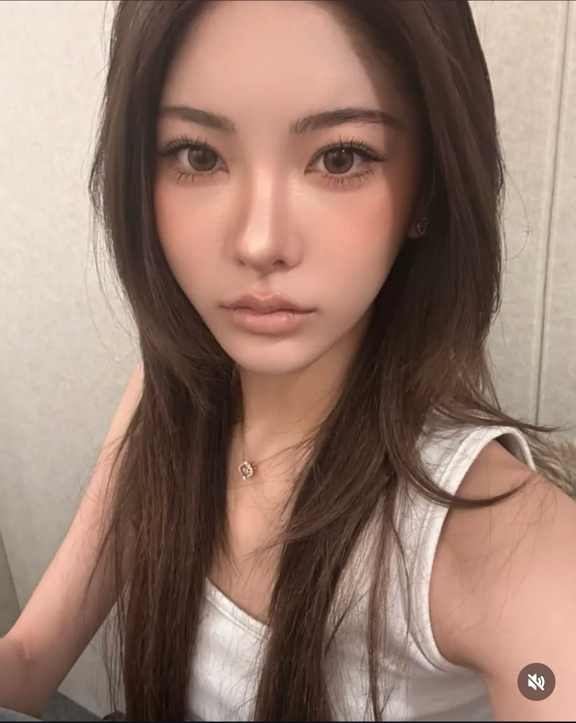 현역 아이돌이라는데 왜