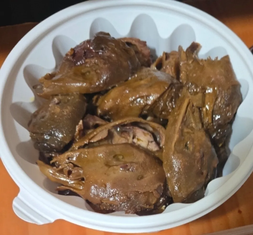 오리머리 먹는듕..