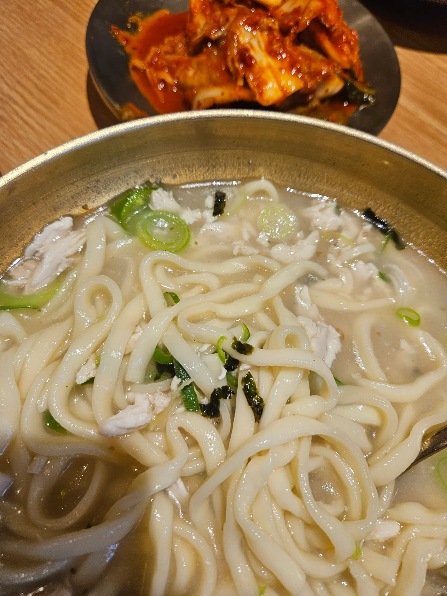 칼국수 좋아하는 운니들