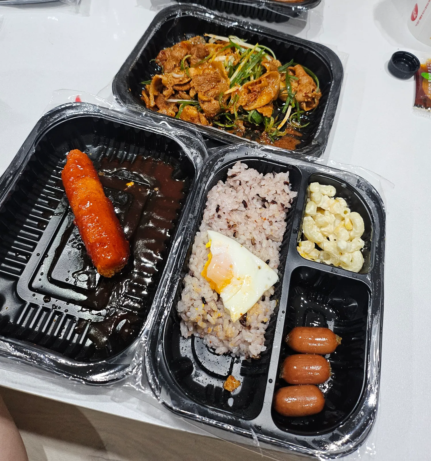 이만큼 처먹고 배부르네