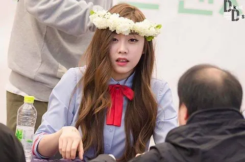 이거 왤케 손놈들 상대하는 언니들같죠