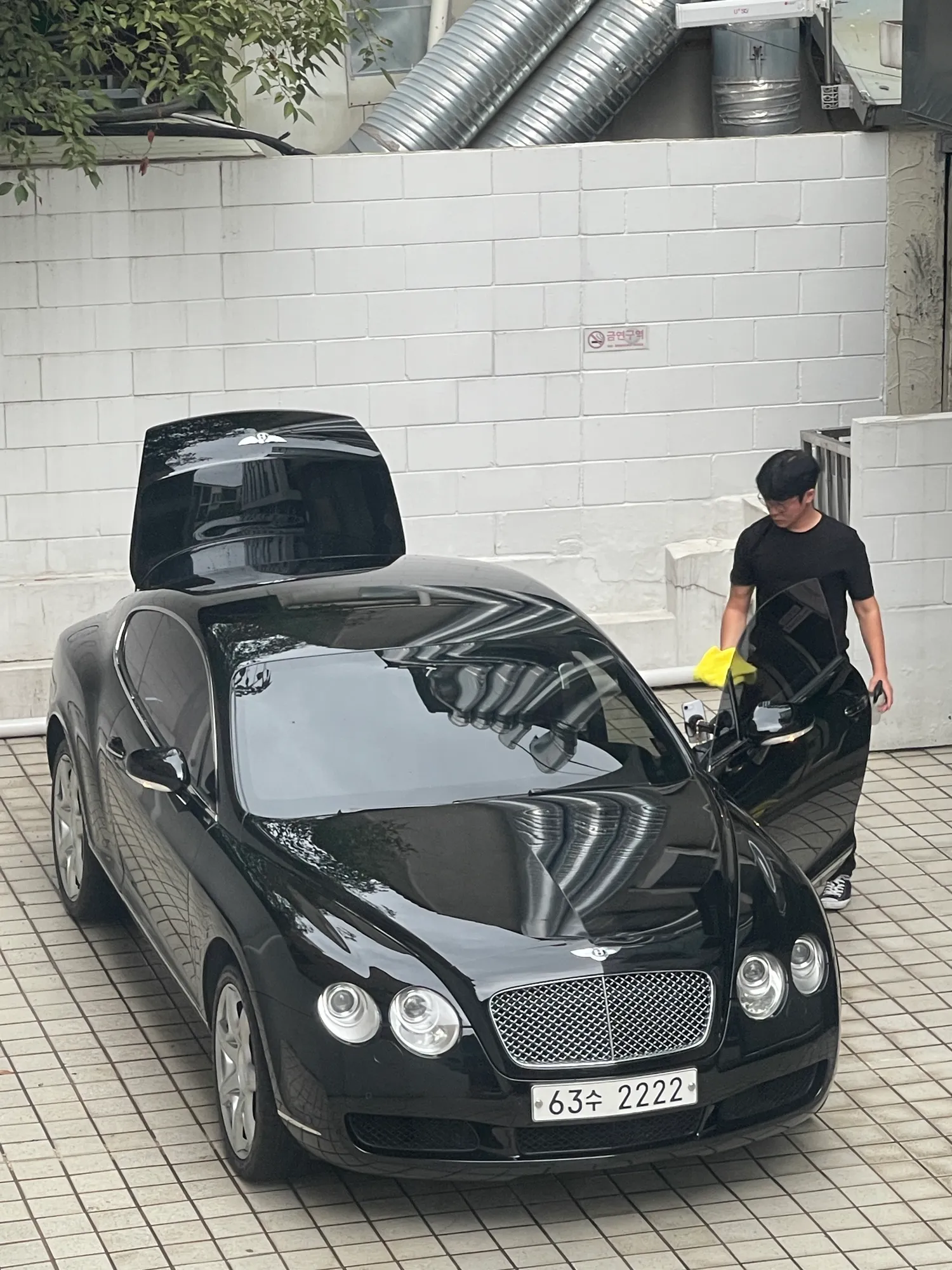오늘도 여전한 중고벤틀리남