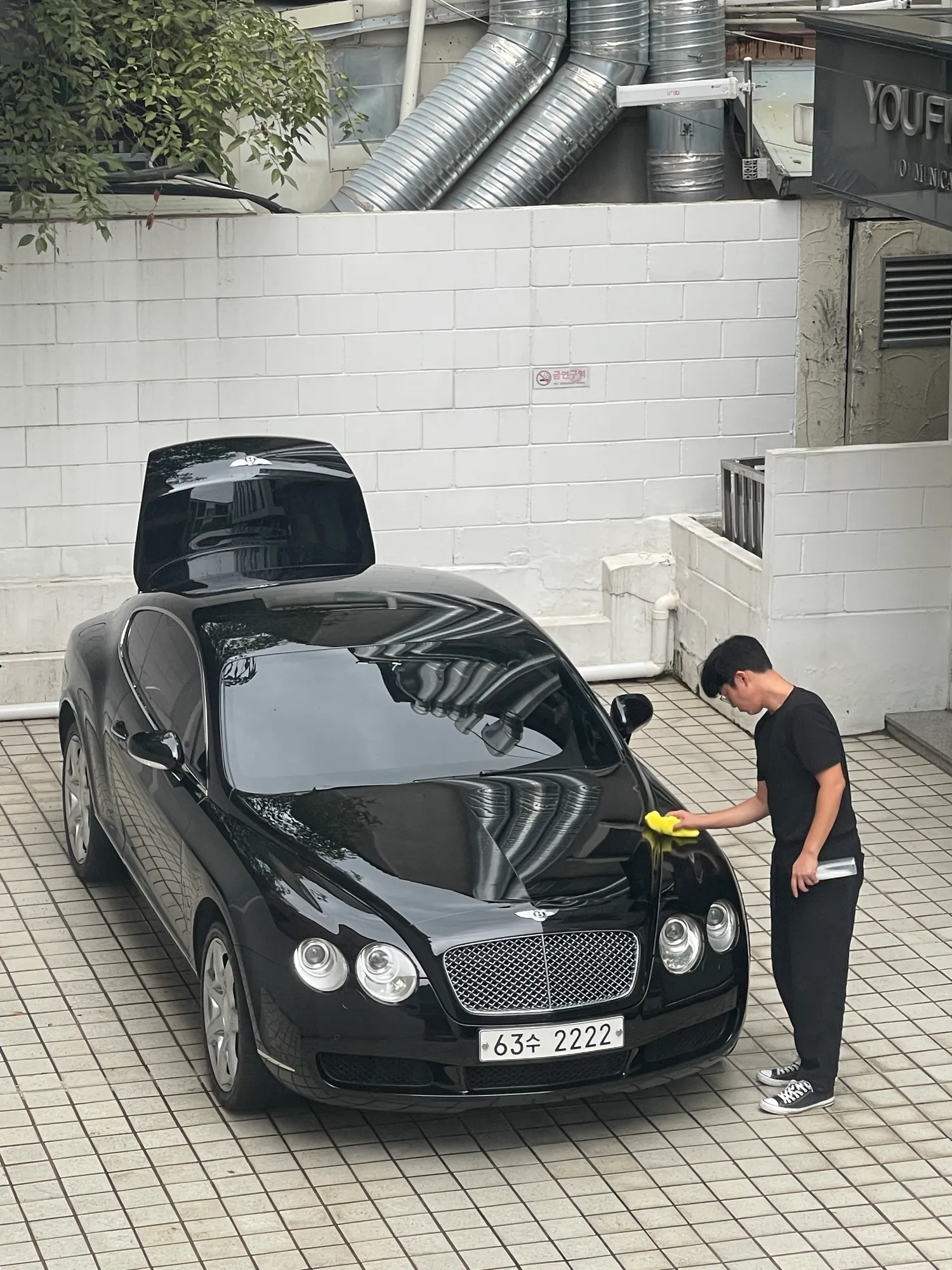 오늘도 여전한 중고벤틀리남2