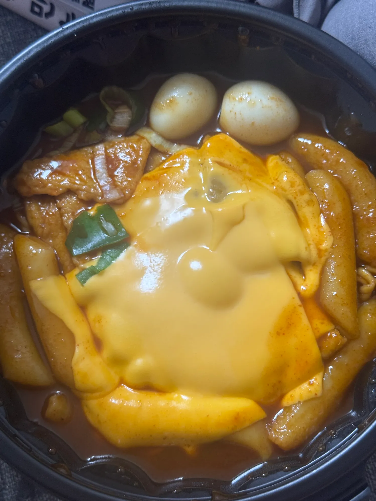 손 개없어서 빨퇴하고 먹방 중