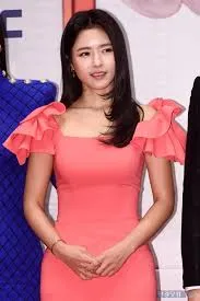 두상 커서 몸매부각시켜야 되는 스타일3