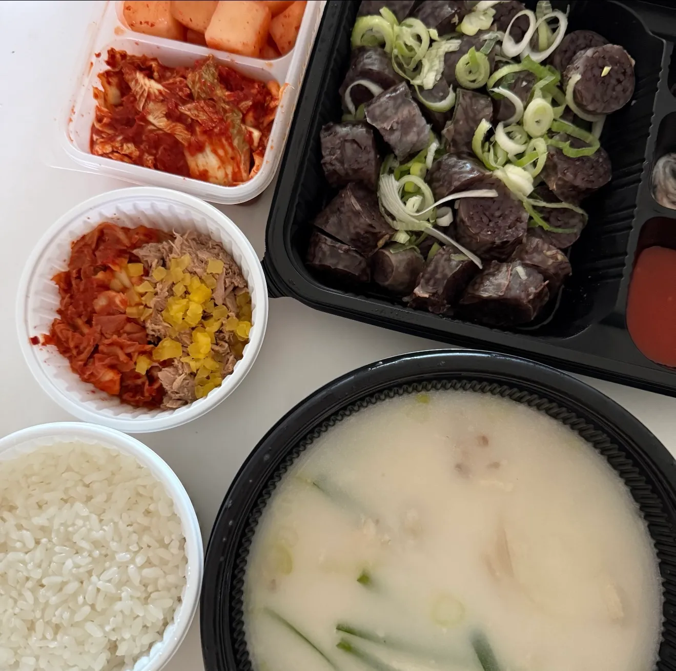 저처럼 국밥충언니계시면 해장 뭐가 더 좋아여? 그리고 머가 다른걸까여2