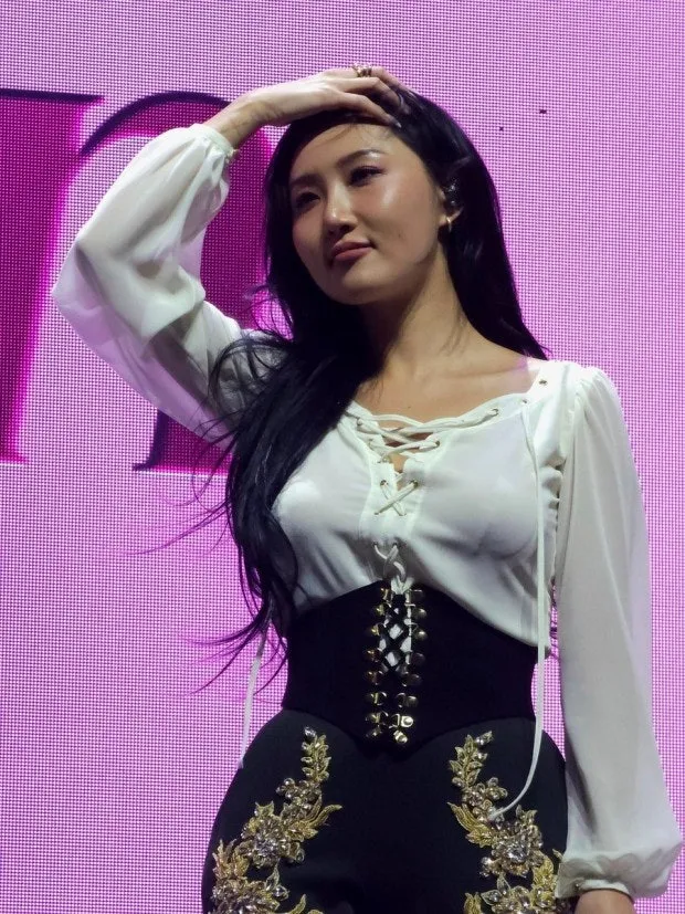 다른 이목구비여신들 말고 화사가 대체 무슨짓을 한건지 궁금2