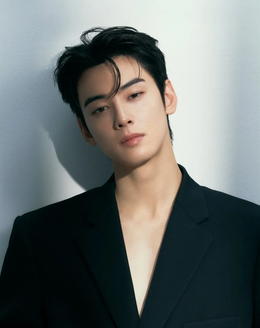 차은우 ㄹㅇ 말안되게 잘생긴거같음