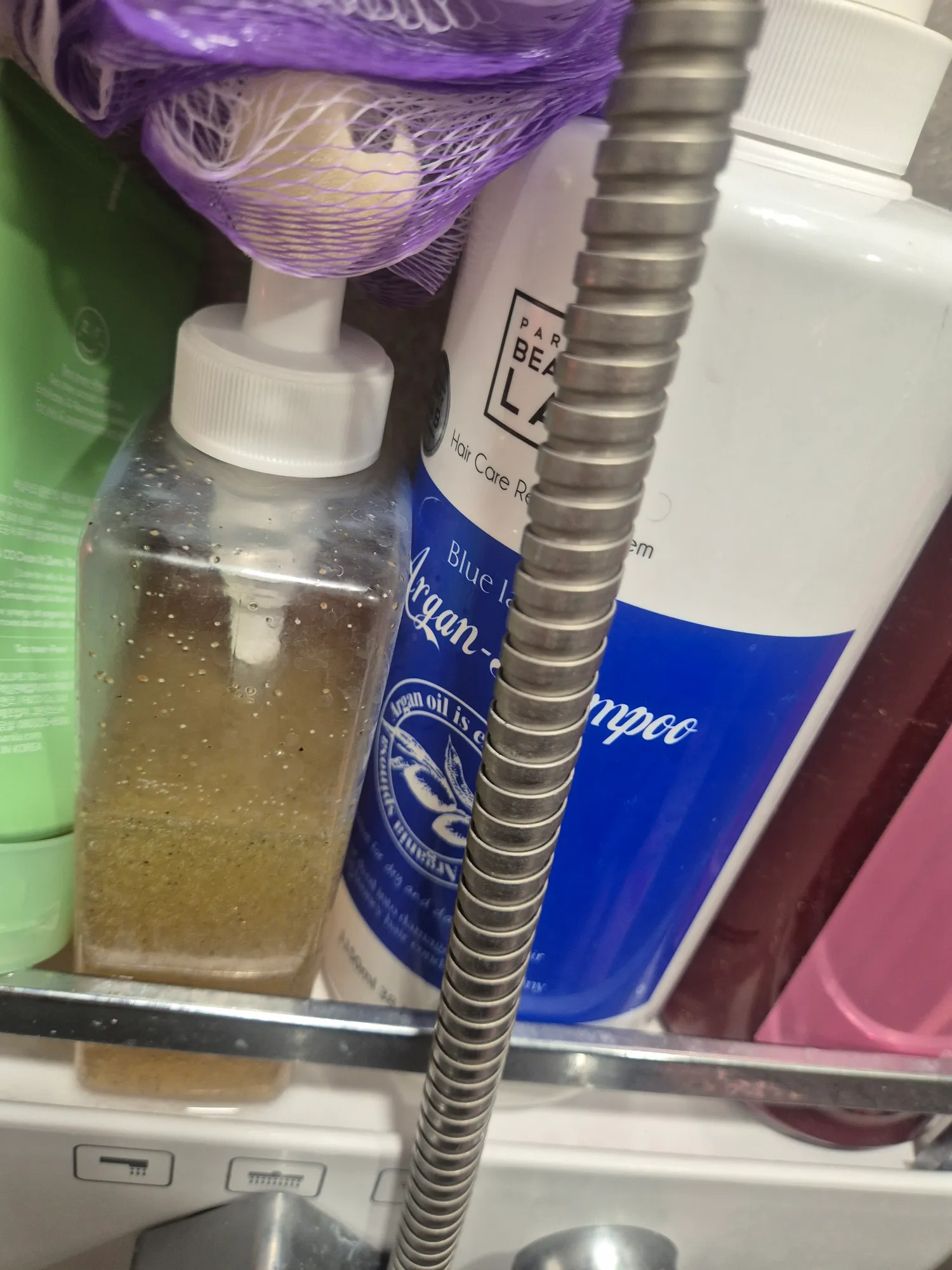 와진짜 제두피에서 사춘기초딩남자땀냄새가나요...