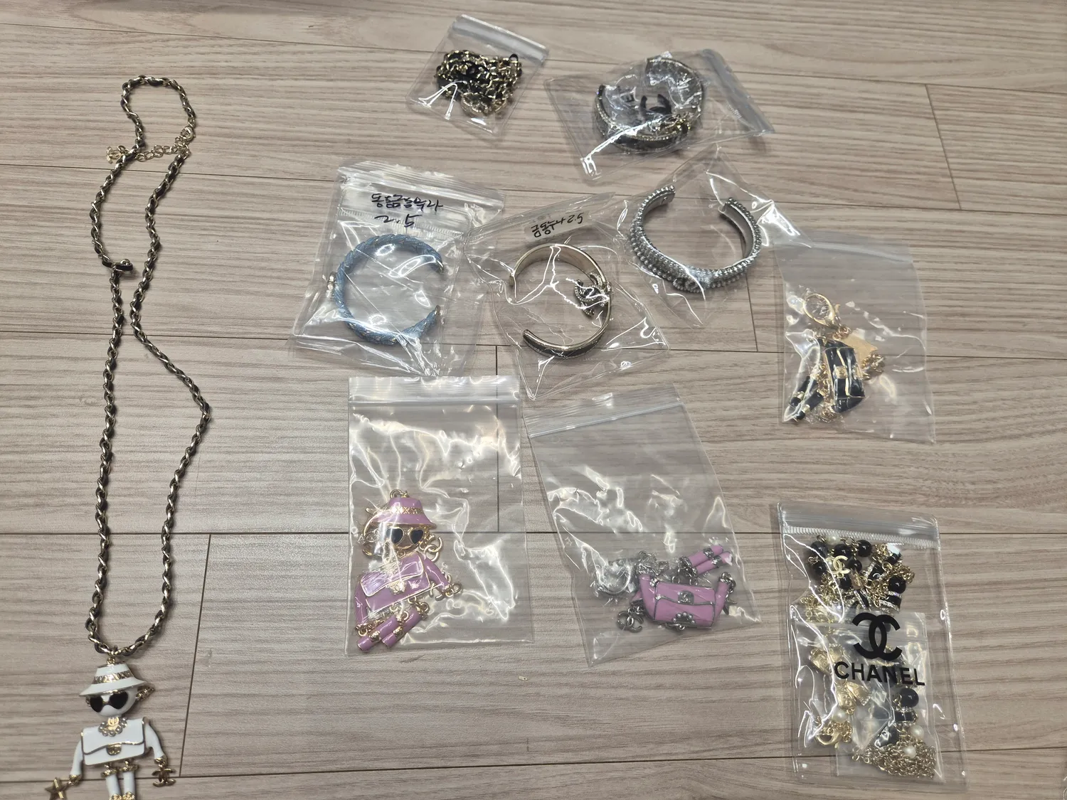 30만원어치 목걸이 명품뱅글 또배송왓네요