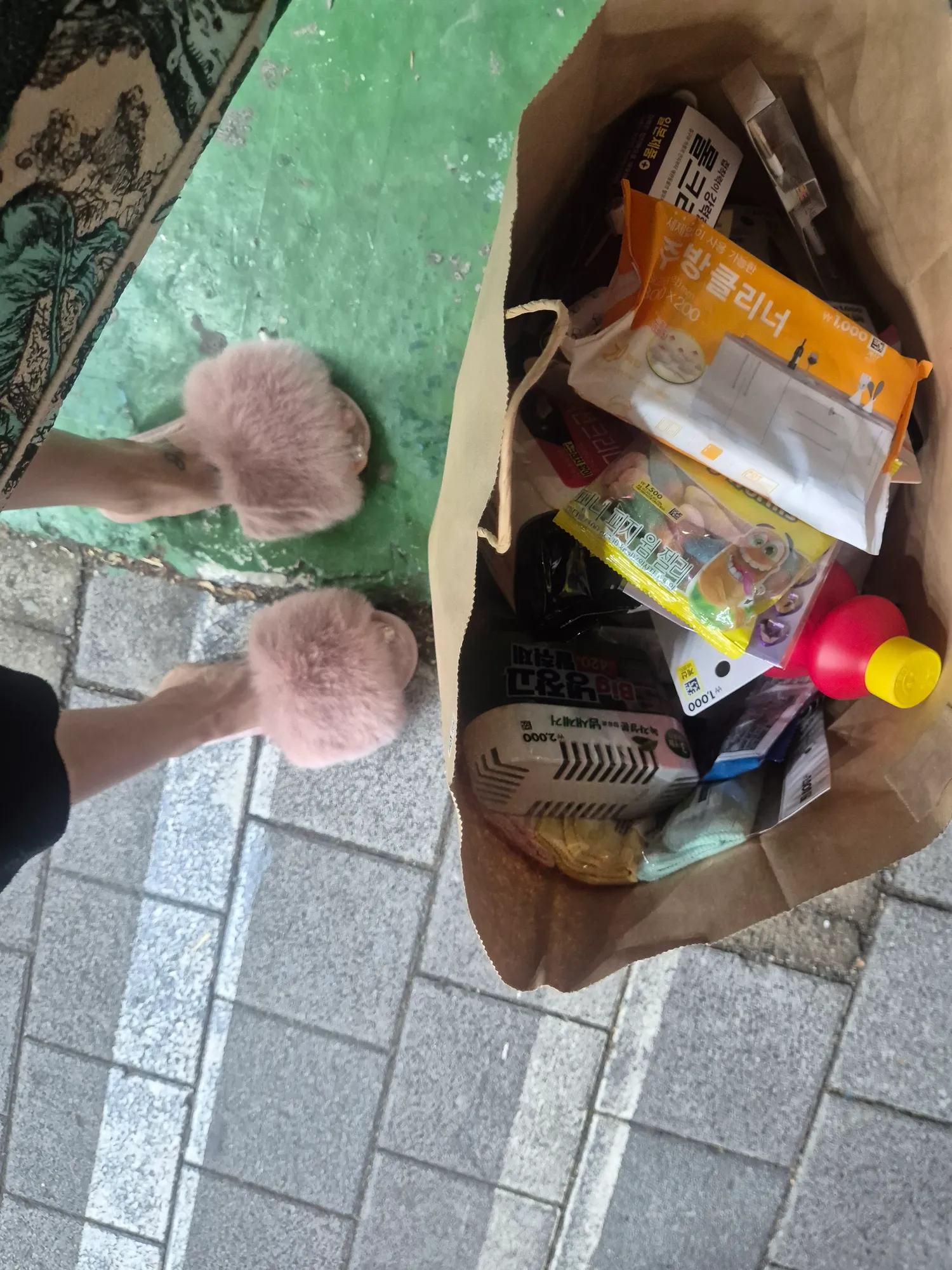 다이소 안사는물건은어떡해? 내가다시제자리에갖다