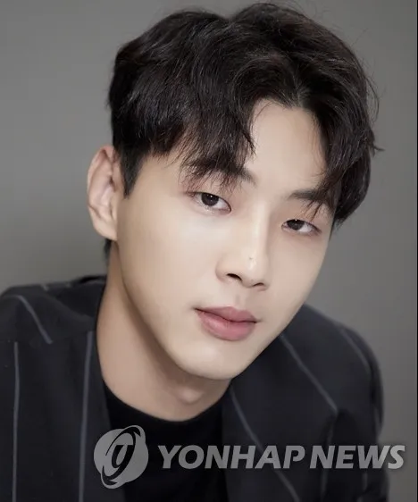 시발 내이상형인뎨 티비복귀안하냐...개잘생김