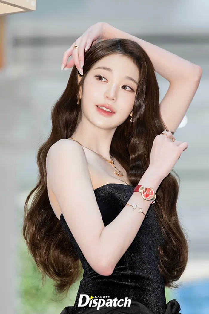어제 올라왔었던 장원영 다른사진4