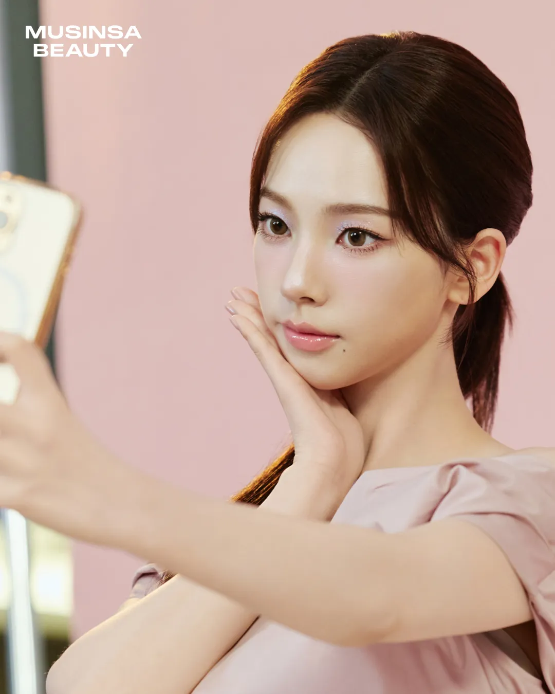 카리나 화보 비하인드 컷